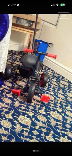 Children tricycle in - in, 1