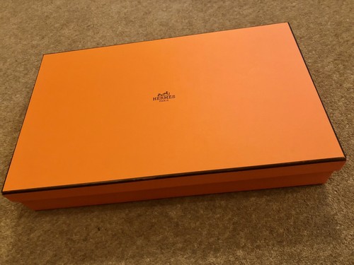 Authentic empty orange - , hermes