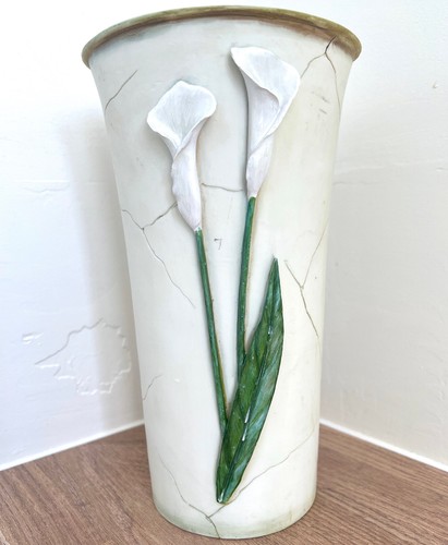 Vintage vase floral - floral, lily