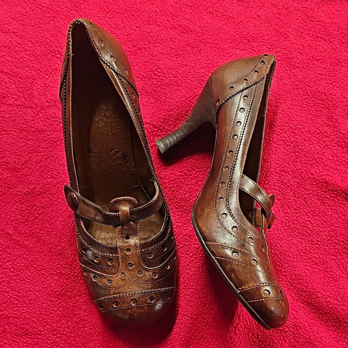 Brown leather court heels - leather,