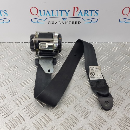Toyota avensis seat belt rear - seat,