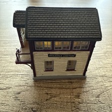 Hornby Lyddle End N8003 Signal Box - N Gauge Resin 