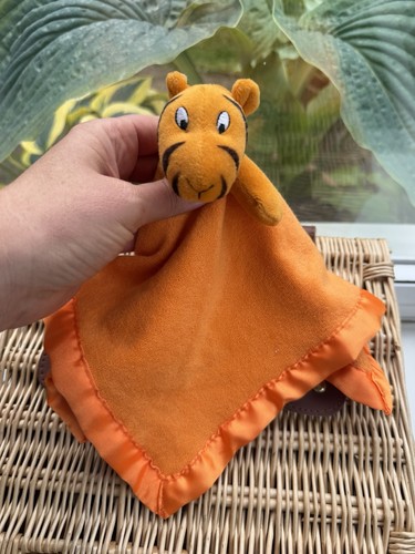 Classic pooh tigger plush - classic,
