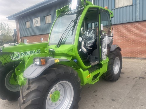 Loader and driver hire - , bale