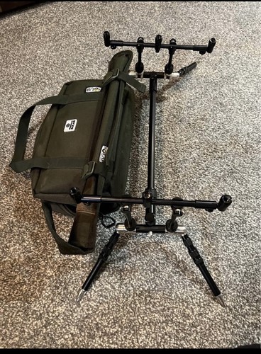 Solar blacklite pod with - blacklite, 3-rod