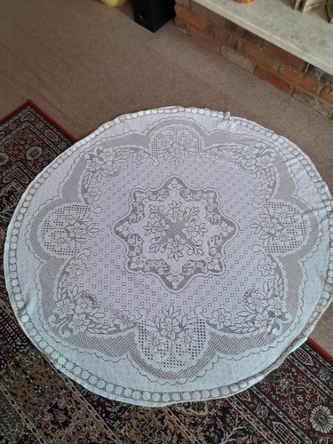 Vintage round white lace - white,