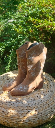 Tan brown floral boho - floral,