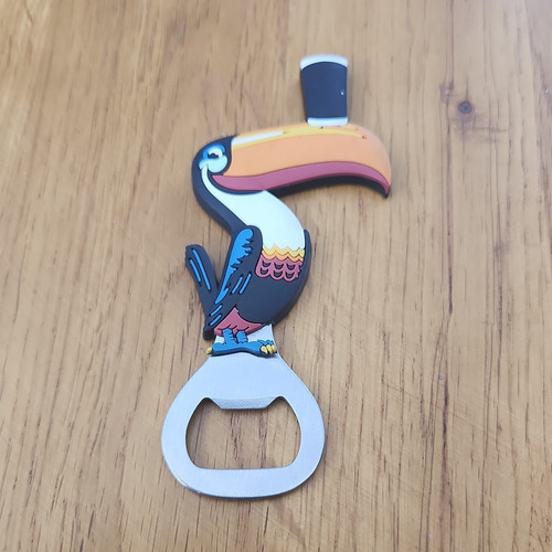 Guinness metal toucan bottle - metal,