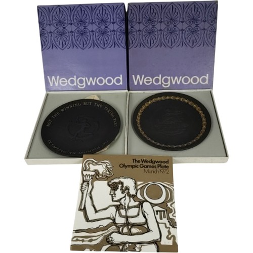 Pair wedgwood olympic games - of,