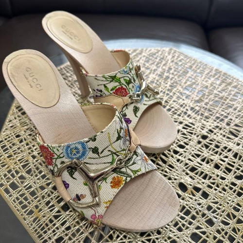 Gucci size 7 sandals - size,