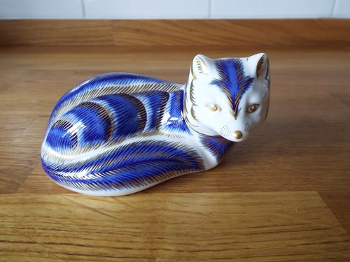 Royal crown derby blue - crown,