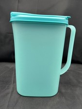 TUPPERWARE Turquoise Fridge Door Pouring Lidded Jug 24cm Tall