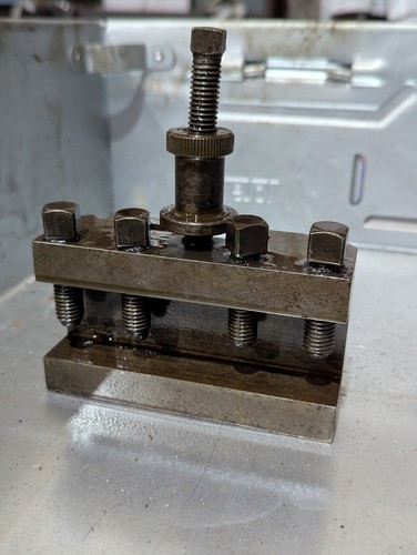Quick change tool post - quick,