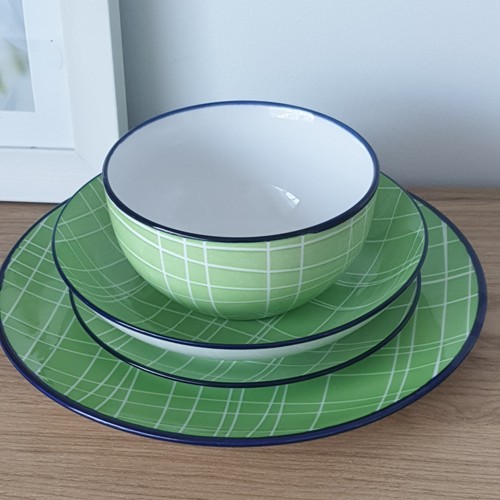 Porcelain set plates - ,