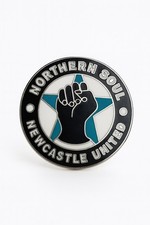 Newcastle United Northern Soul Enamel Pin Badge – Fist & Star Design – NUFC 