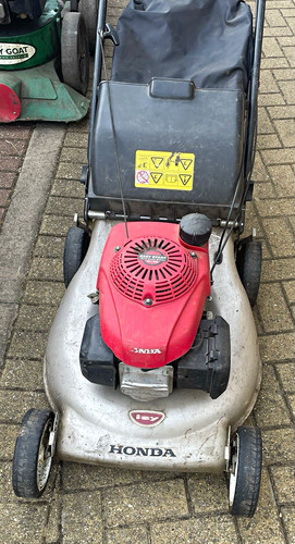 Honda petrol push lawn mower - lawn,
