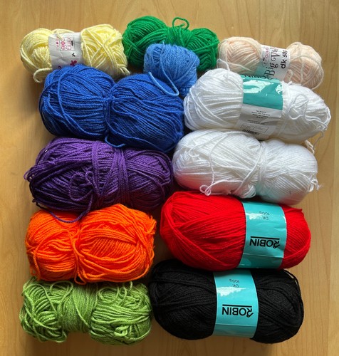 Yarn job lot approx - dk,