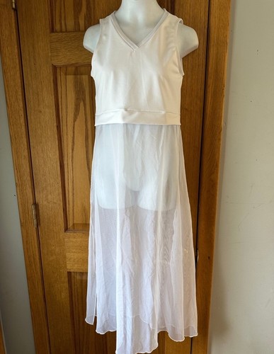 The line white - white, mesh