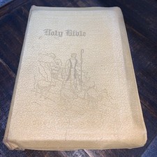Vintage 1945 Holy Bible Good