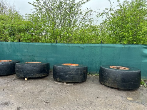 Big tyres and - big,