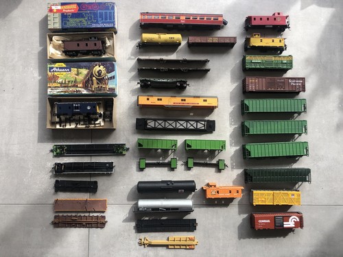 Loads wagons cars rolling - wagons,