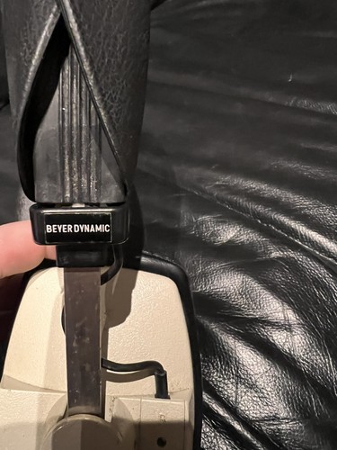 Beyerdynamic 100 headphones - dt,