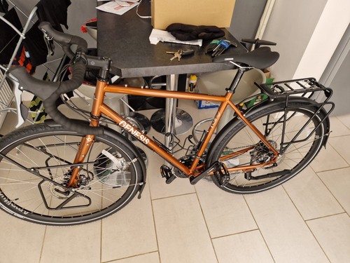 Genesis touring bike - 700c, drop