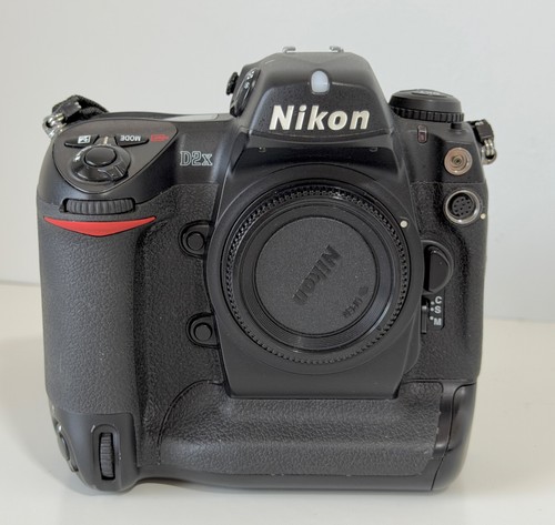 Nikon d2x body - body, only.