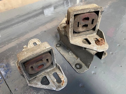 Polybushed exhaust hangers - x2,