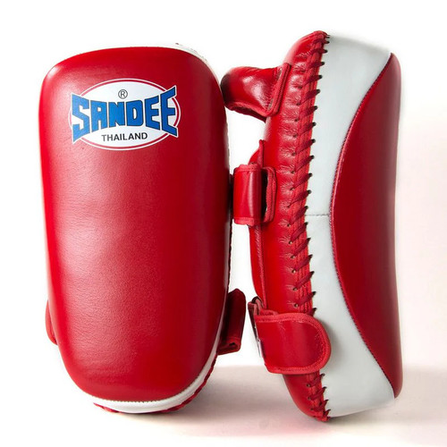 Curved thai kick - kick, pads