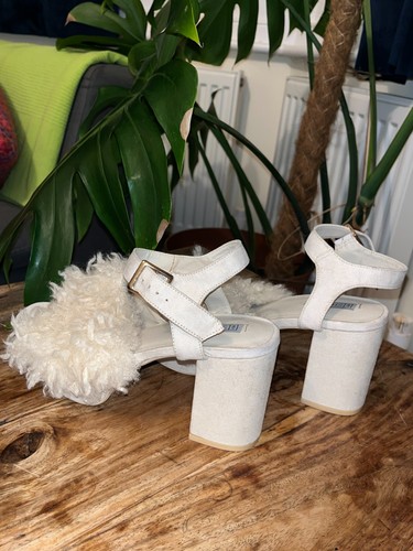 Fluffy cream platform heels - 5,