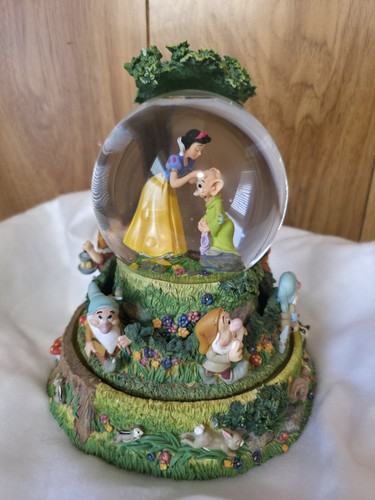 Disney snow white seven - snow,