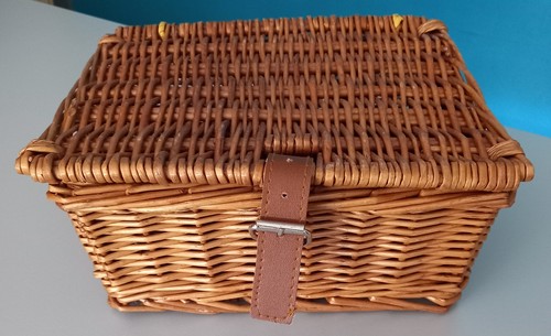 Wicker rattan box with lid - /,