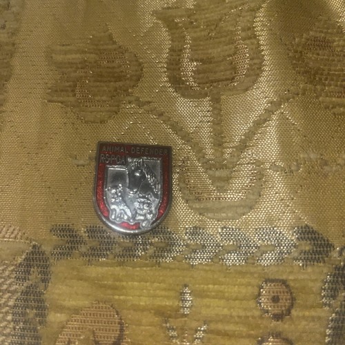 Vintage badge animal - badge, defender