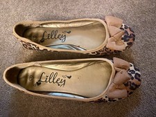 Ladies Leopard Print Size 7
