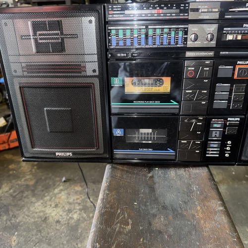 Philips cassette player - cassette,