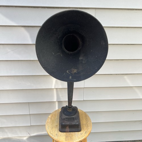 Antique vintage magnavox - or,