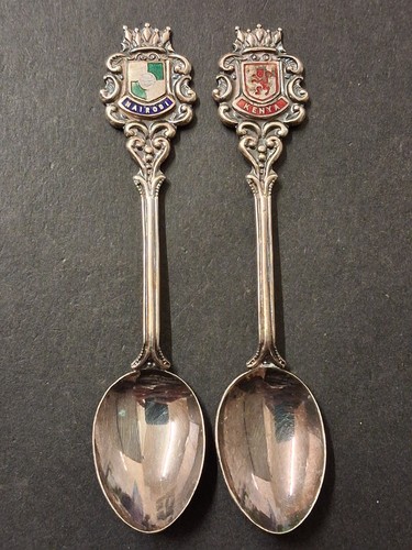 Souvenir tea spoons - x,