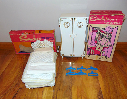 Vintage sindy wardrobe bed - &,