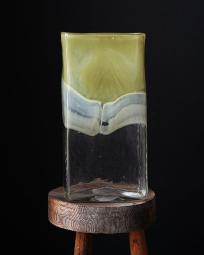 Large vintage art glass vase - large,