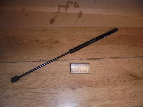 Saab 2001 bonnet - bonnet, strut