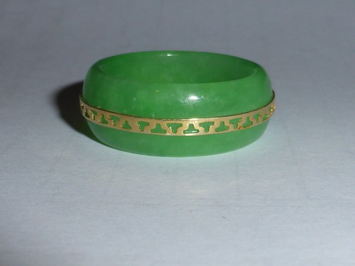 Genuine green jade ring size - genuine, v