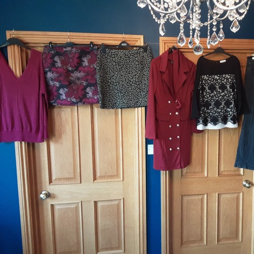 Bundle ladies clothes - of,