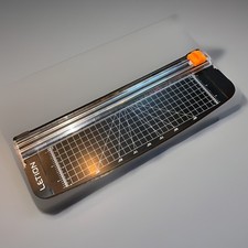 Guillotine Paper Cutter Cuts