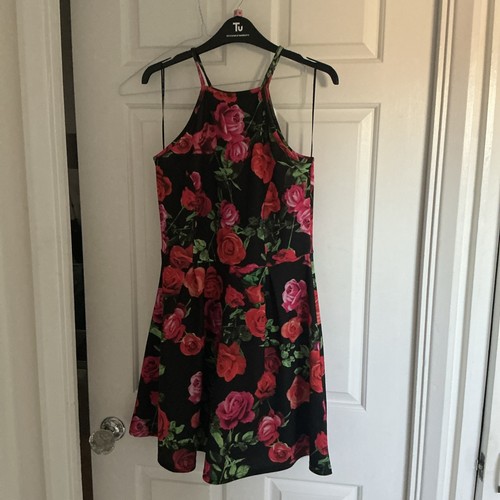 Black floral sleeveless select - floral,