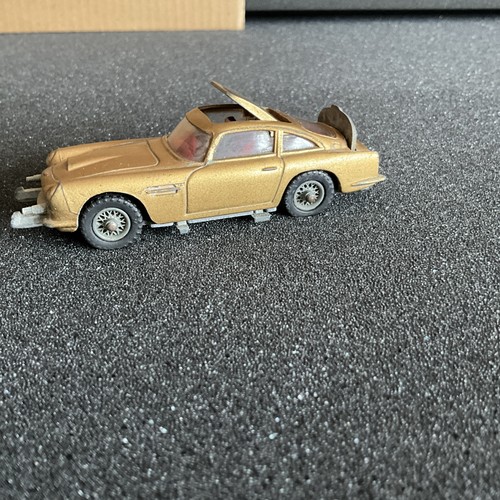 Corgi toys 261 aston martin - toys,