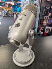 BLUE YETI PODCAST STUDIO