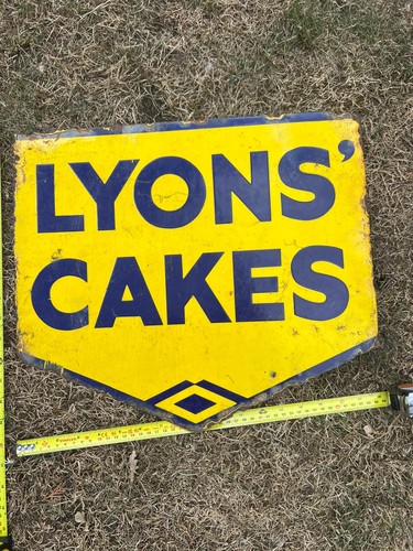 Lyon cakes enamel sign - lyon’s,
