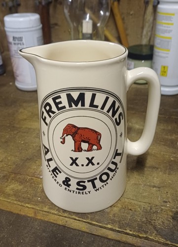 Vintage fremlins tusker beer - fremlins,