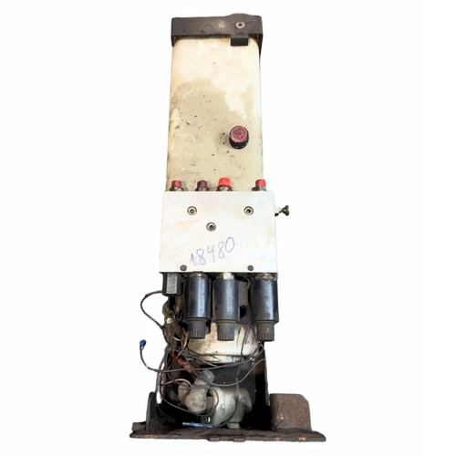 Volvo tp2252272 tail - fl,, fe